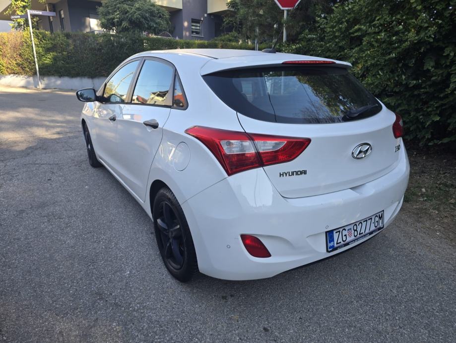 Hyundai i30 1,4 CRDi, fotografija 5