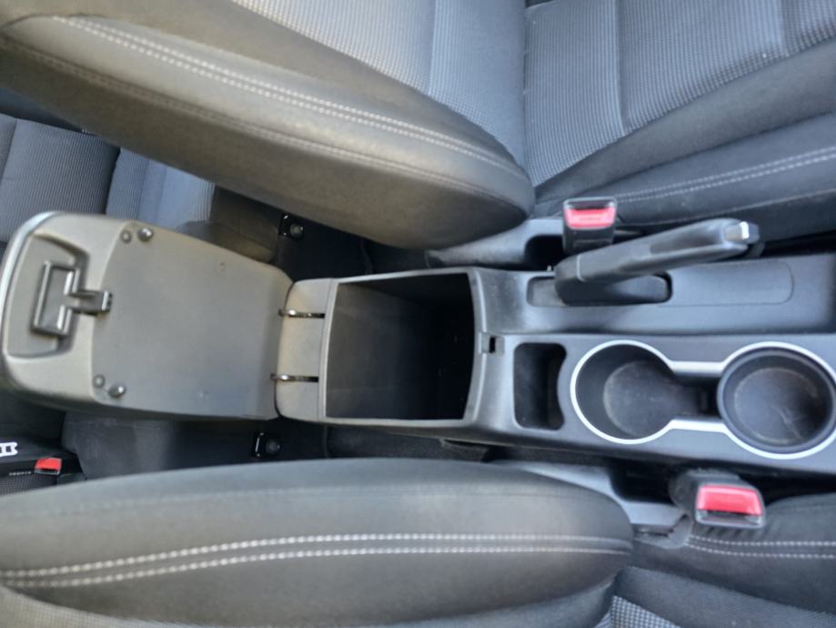 Hyundai i30 1,4 CRDi, fotografija 9