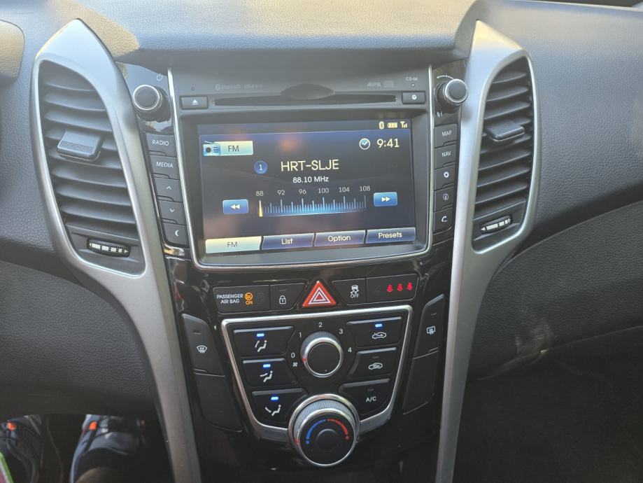 Hyundai i30 1,4 CRDi, fotografija 11