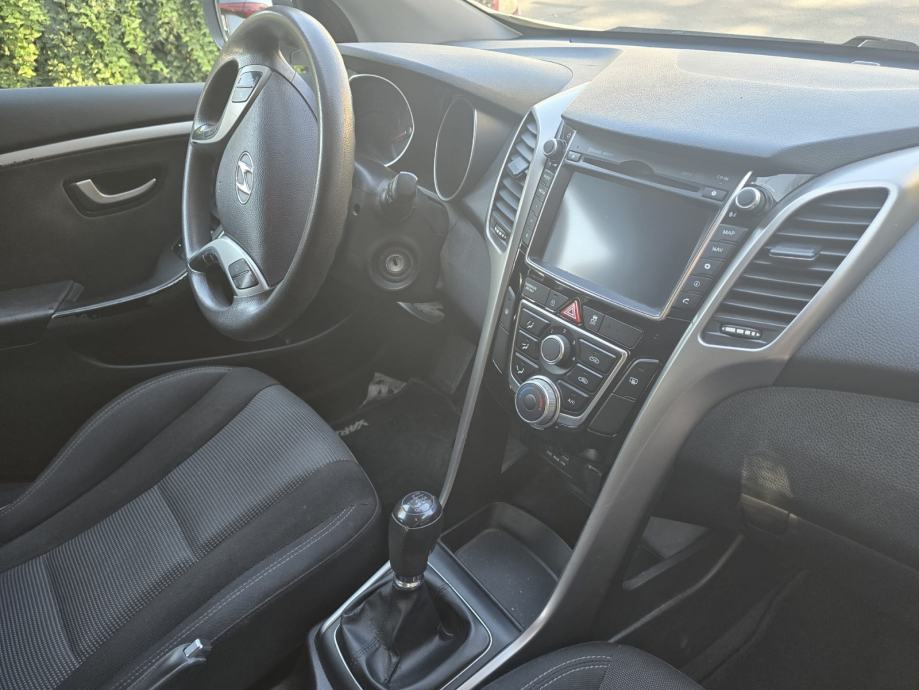 Hyundai i30 1,4 CRDi, fotografija 10