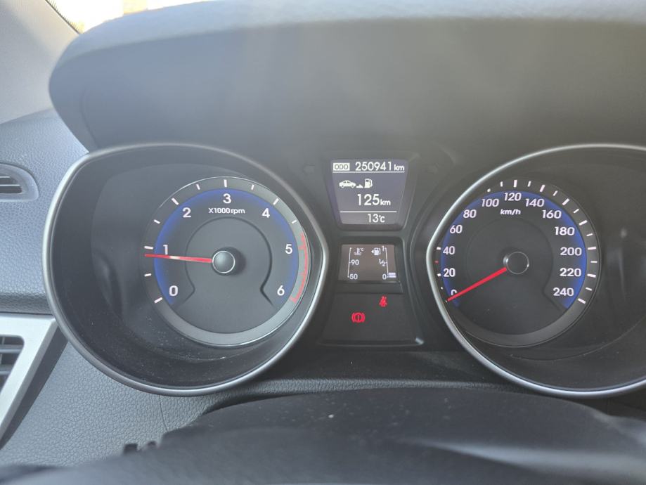 Hyundai i30 1,4 CRDi, fotografija 14