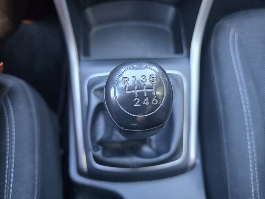 Hyundai i30 1,4 CRDi, fotografija 17