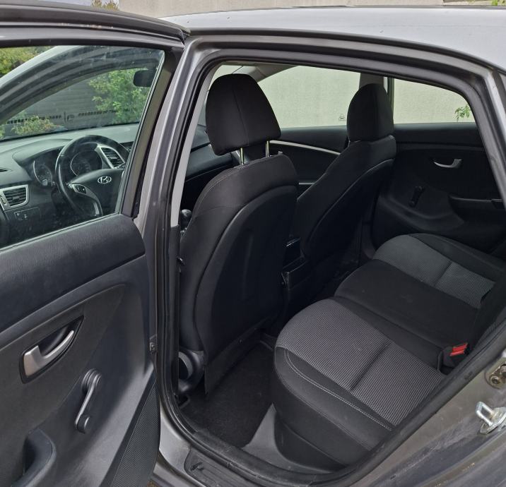 Hyundai i30 1,4 CRDi, fotografija 7
