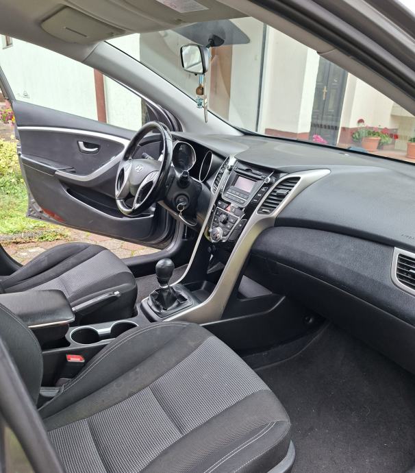 Hyundai i30 1,4 CRDi, fotografija 10