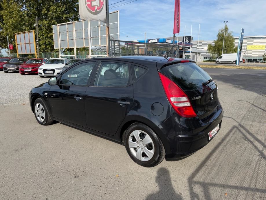 Hyundai i30 1,4 KLIMA - HR. AUTO - AUTOKREDIT, fotografija 4
