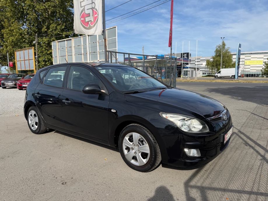 Hyundai i30 1,4 KLIMA - HR. AUTO - AUTOKREDIT, fotografija 8