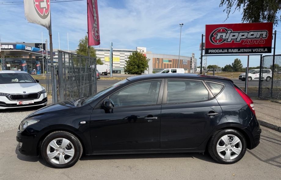 Hyundai i30 1,4 KLIMA - HR. AUTO - AUTOKREDIT, fotografija 3