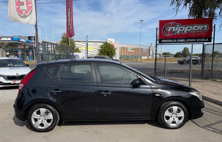 Hyundai i30 1,4 KLIMA - HR. AUTO - AUTOKREDIT, fotografija 7