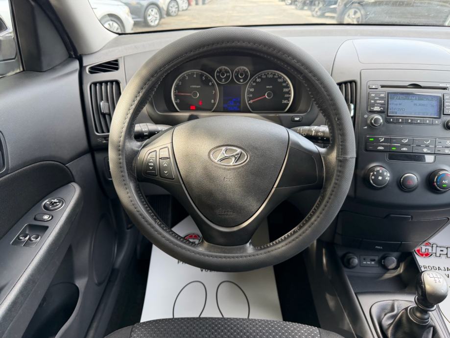 Hyundai i30 1,4 KLIMA - HR. AUTO - AUTOKREDIT, fotografija 14
