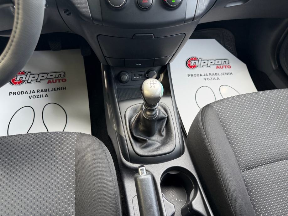 Hyundai i30 1,4 KLIMA - HR. AUTO - AUTOKREDIT, fotografija 16