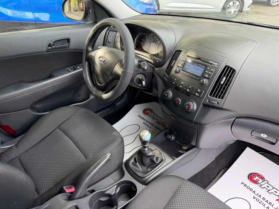 Hyundai i30 1,4 KLIMA - HR. AUTO - AUTOKREDIT, fotografija 17