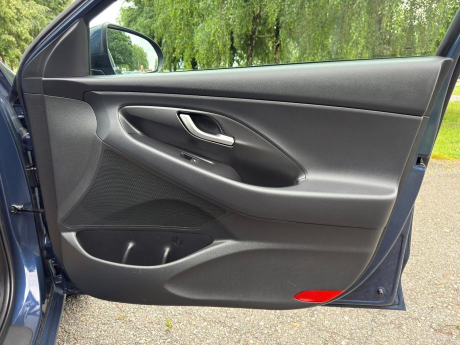 Hyundai i30 1,4 MPI-LED-TEMPOMAT-PARK. SENZORI, fotografija 18