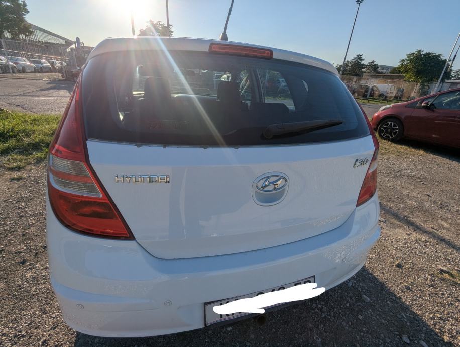 Hyundai i30 1,4, fotografija 6