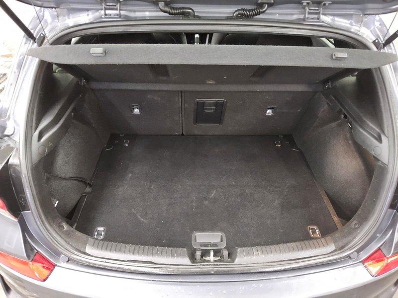 Hyundai i30 1.4 T-GDI N-Line automatik • bežično punjenje • navigacija, fotografija 12