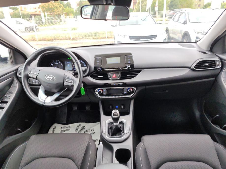 Hyundai i30 1.4 T-GDI 140ks, nove gume, upravo napravljen servis, URED, fotografija 15