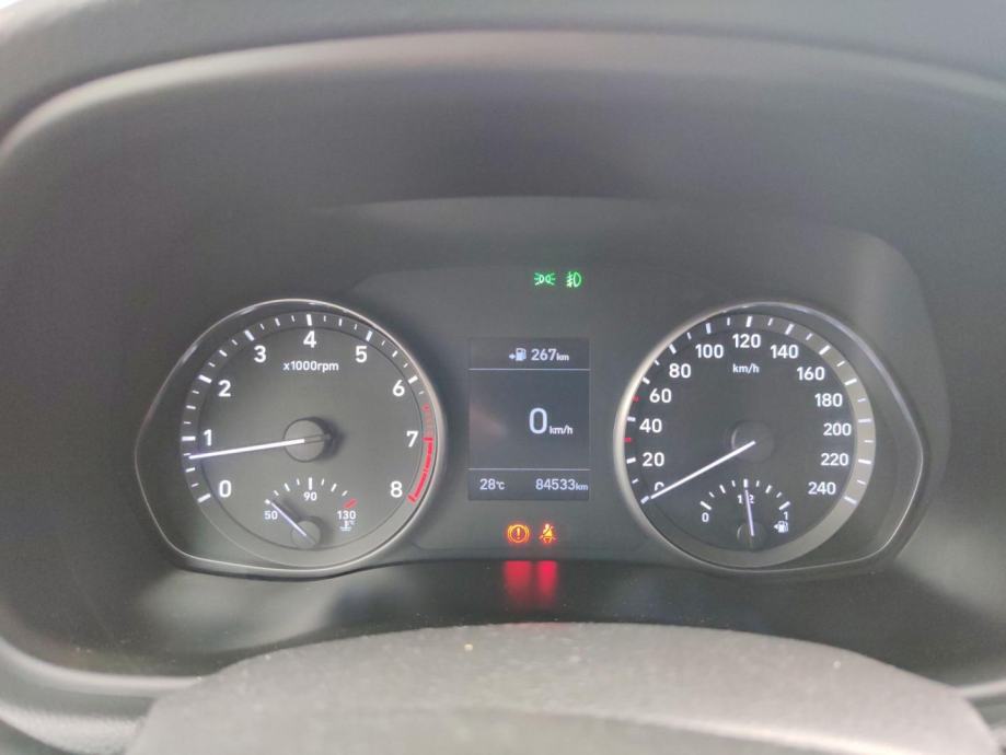 Hyundai i30 1.4 T-GDI 140ks, nove gume, upravo napravljen servis, URED, fotografija 17