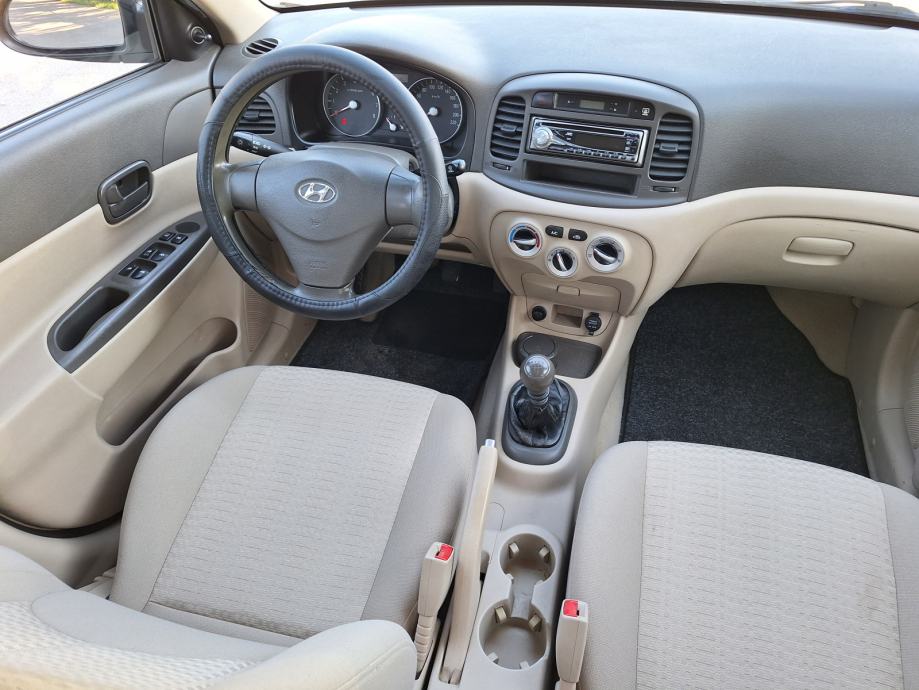 Hyundai Accent 1,4, fotografija 10
