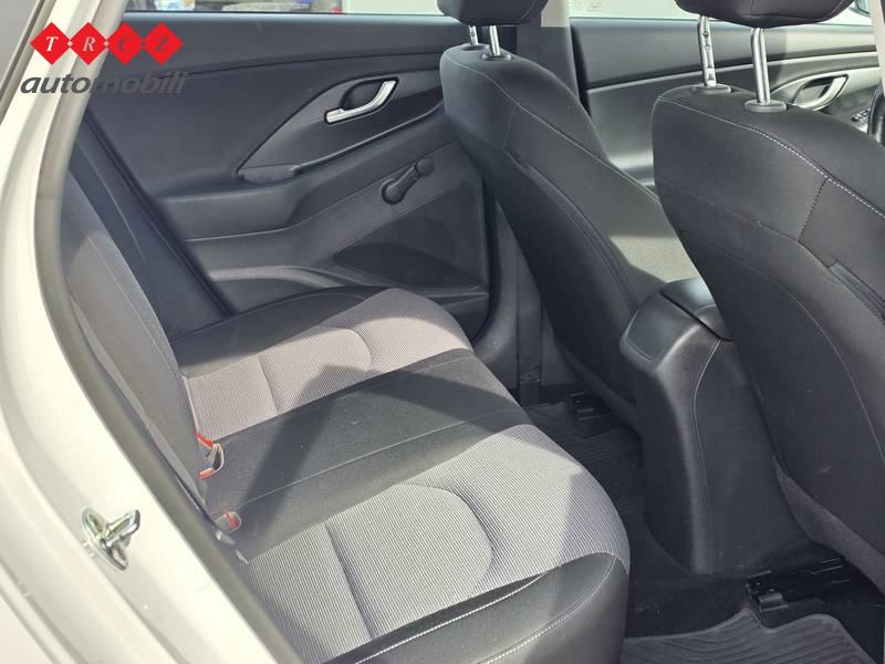 HYUNDAI I30 1.6 CRDi 115 TREND, fotografija 5