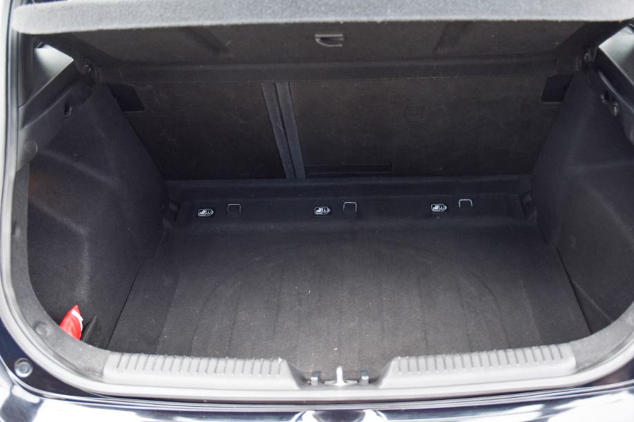 Hyundai i30 1,6 CRDi, 2015.g., fotografija 15