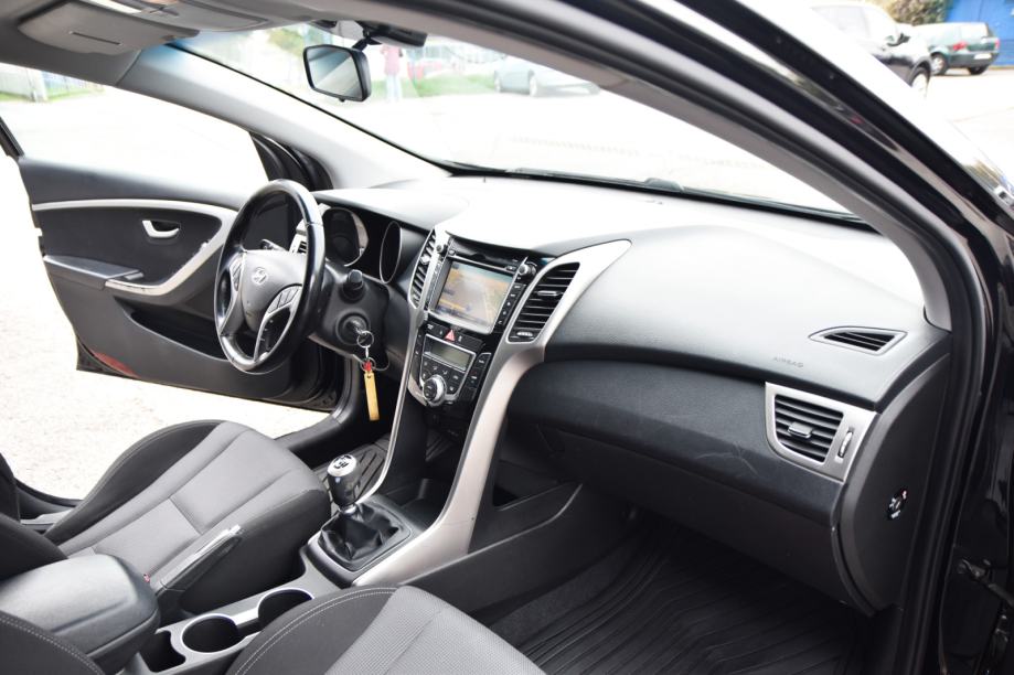 Hyundai i30 1,6 CRDi, 2015.g., fotografija 10