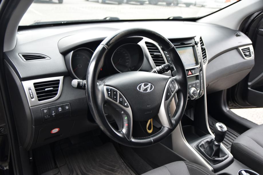 Hyundai i30 1,6 CRDi, 2015.g., fotografija 12