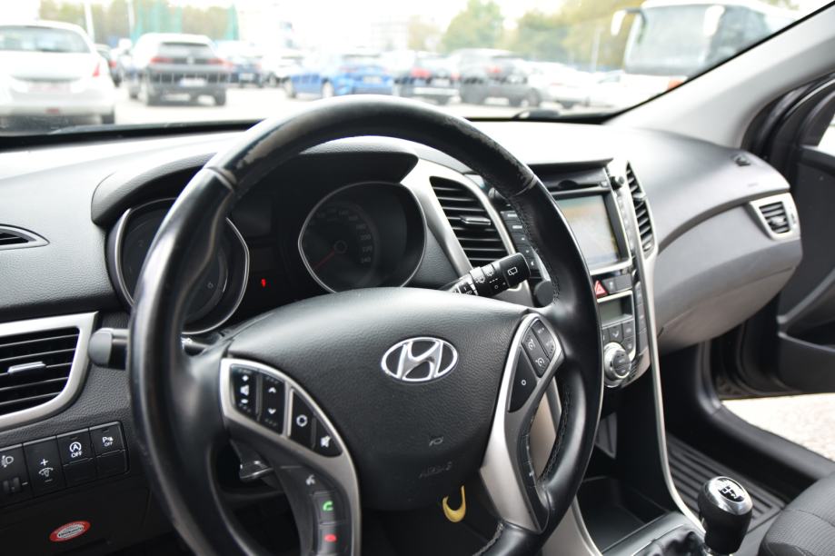 Hyundai i30 1,6 CRDi, 2015.g., fotografija 13