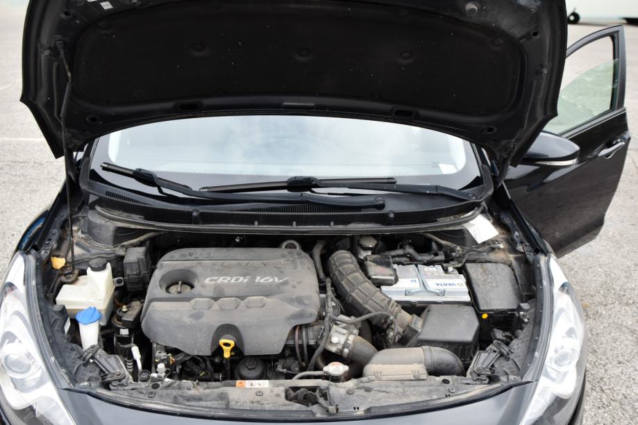 Hyundai i30 1,6 CRDi, 2015.g., fotografija 17