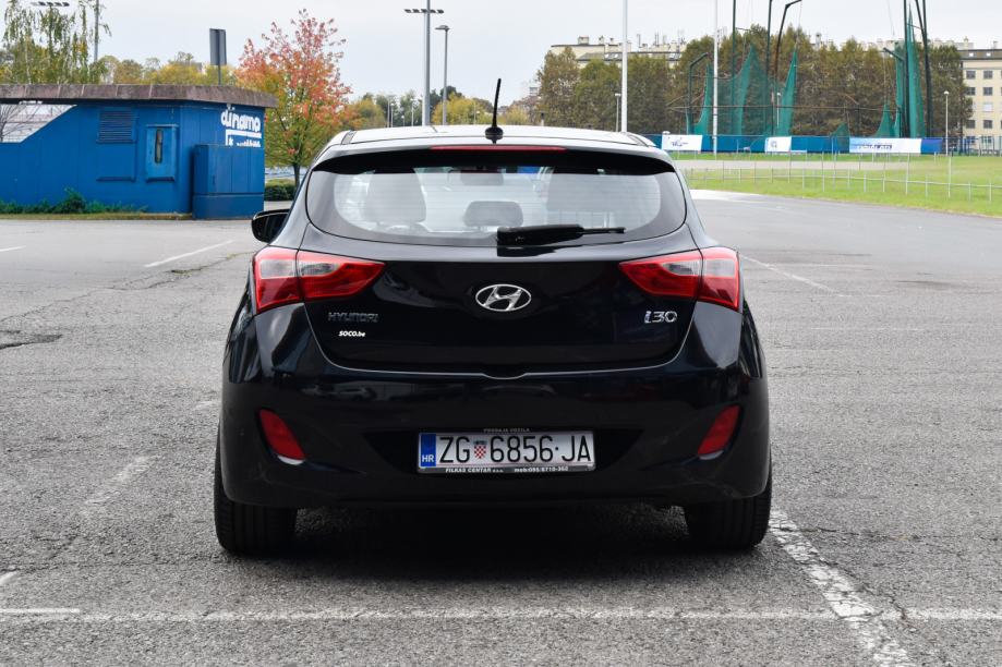 Hyundai i30 1,6 CRDi, 2015.g., fotografija 8