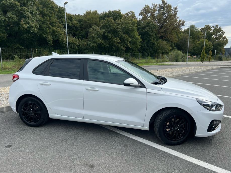 HYUNDAI I30 1.6 CRDI 2021GOD-RADARI LINE ASSIST-ZASTITA OD SUDARA, fotografija 8