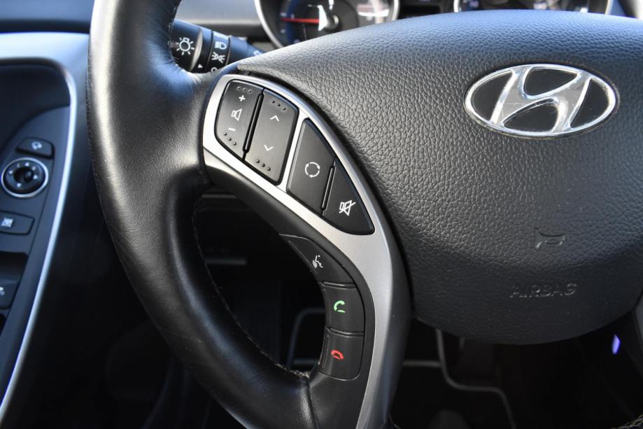 Hyundai i30 1.6 CRDI,ALU,BT,TEMPOMAT,LED, 2015 god.