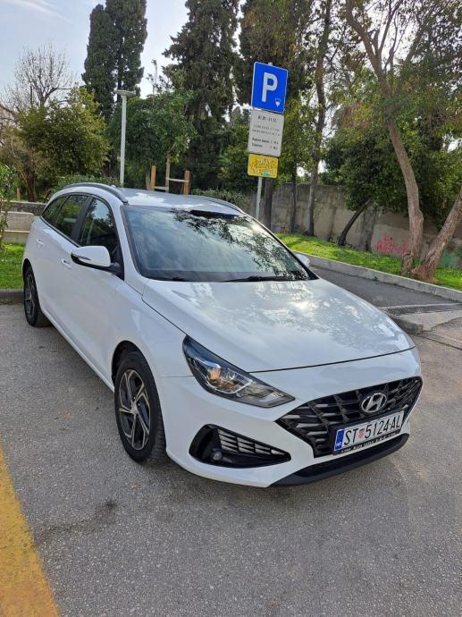 Hyundai i30 1,6 CRDi automatik, fotografija 3