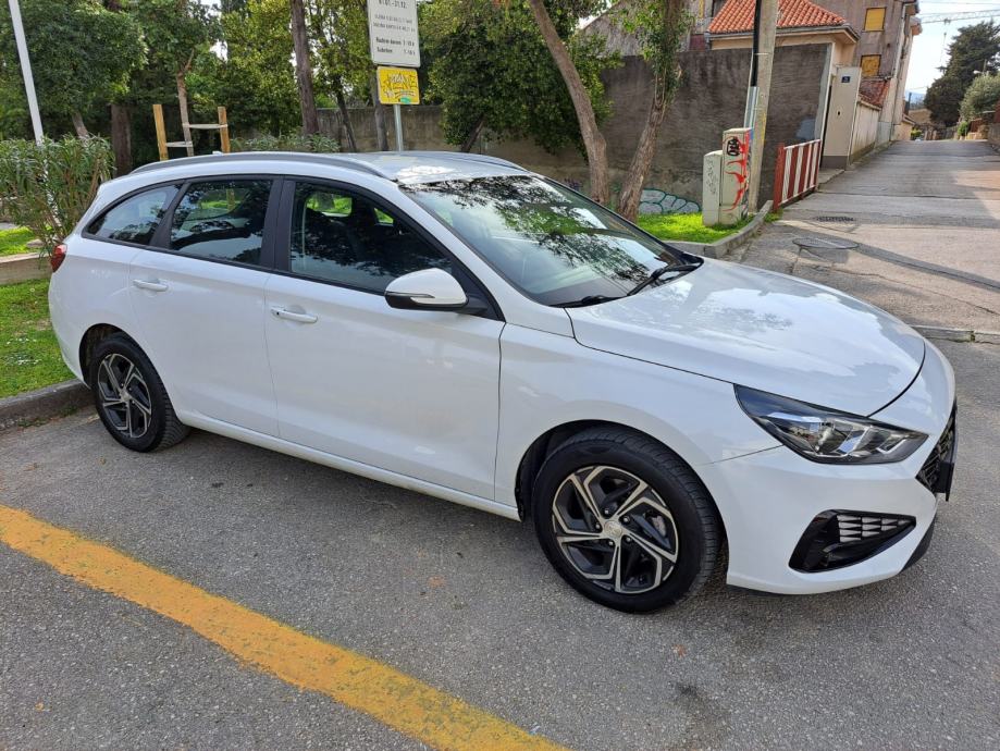 Hyundai i30 1,6 CRDi automatik, fotografija 2