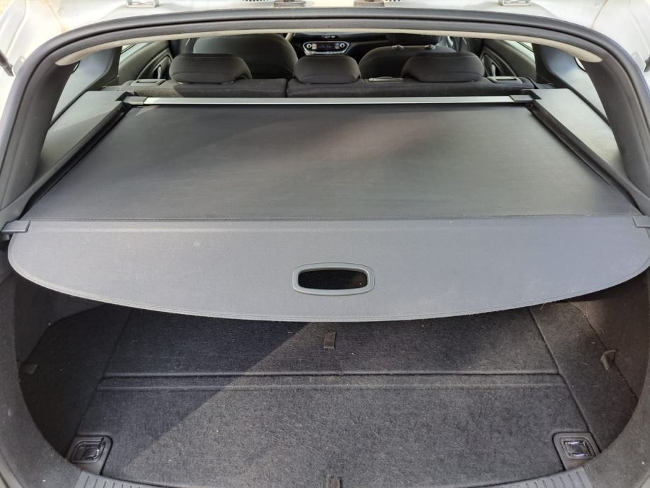 Hyundai i30 1,6 CRDi automatik, fotografija 5