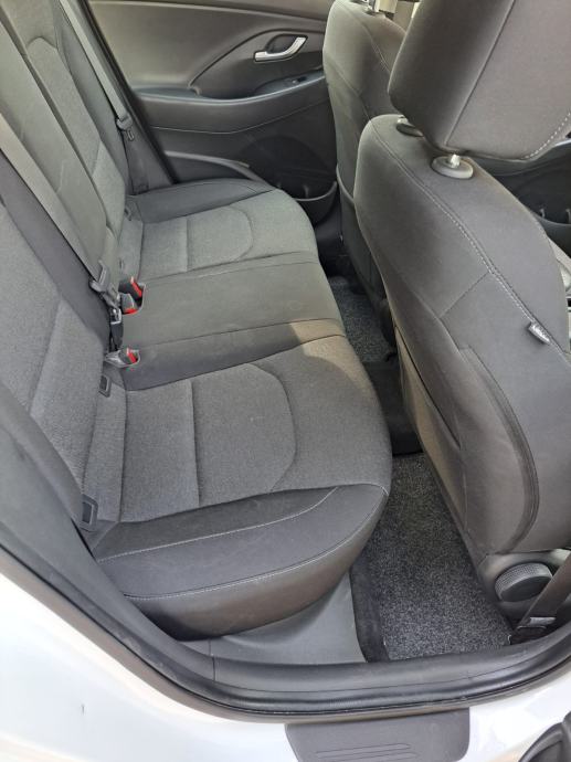 Hyundai i30 1,6 CRDi automatik, fotografija 7