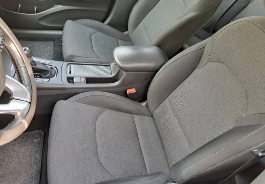 Hyundai i30 1,6 CRDi automatik, fotografija 9