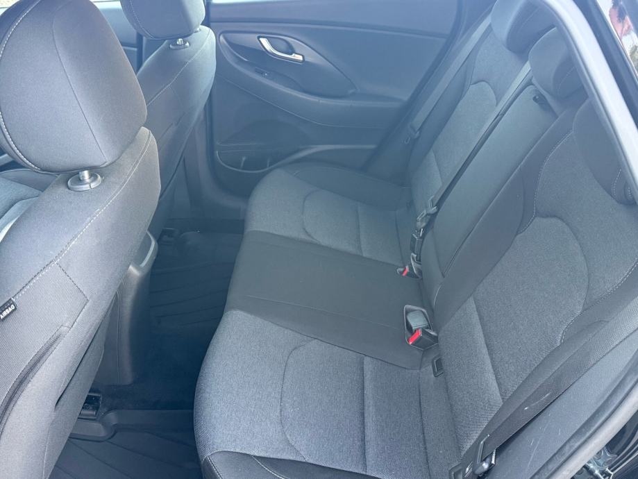 Hyundai i30 1,6 CRDi.-Automatik, fotografija 13