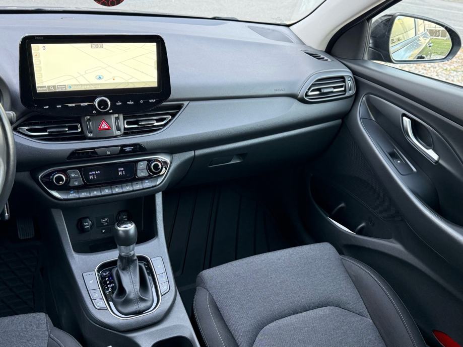 Hyundai i30 1,6 CRDi.-Automatik, fotografija 11