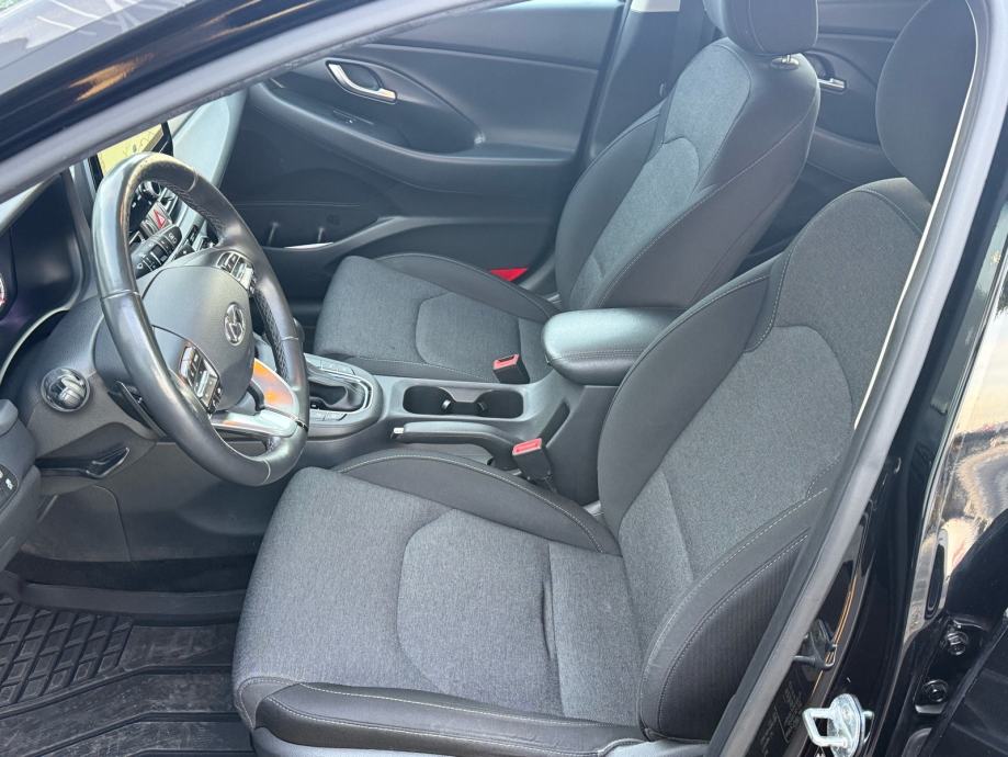 Hyundai i30 1,6 CRDi.-Automatik, fotografija 12