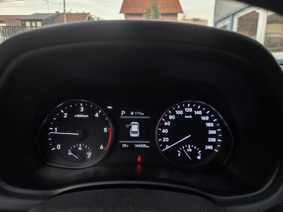 Hyundai i30 1,6 CRDi automatik STYLE NIJE UVOZ, fotografija 9