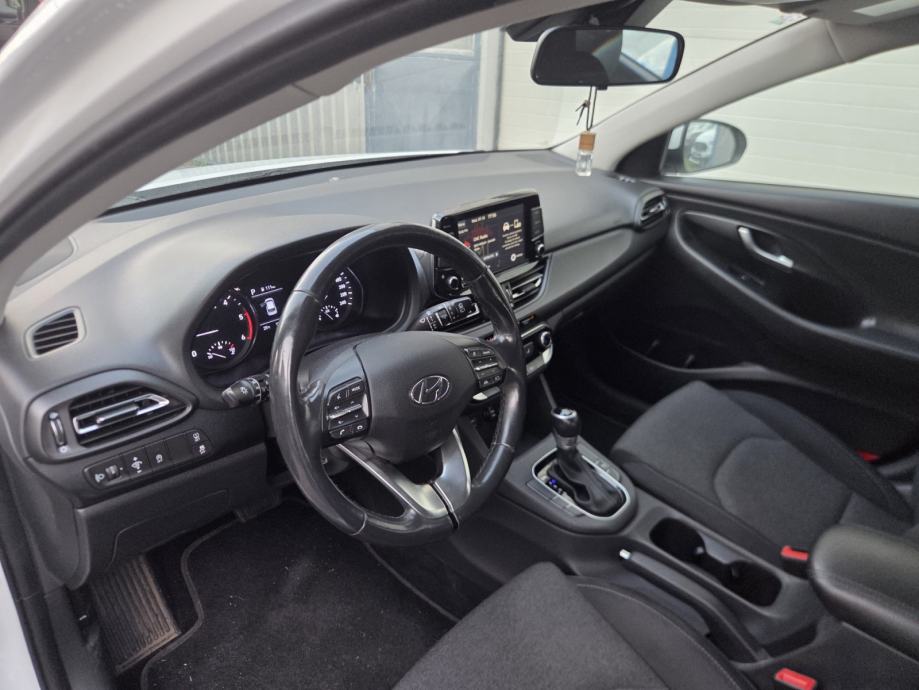 Hyundai i30 1,6 CRDi automatik STYLE NIJE UVOZ, fotografija 7