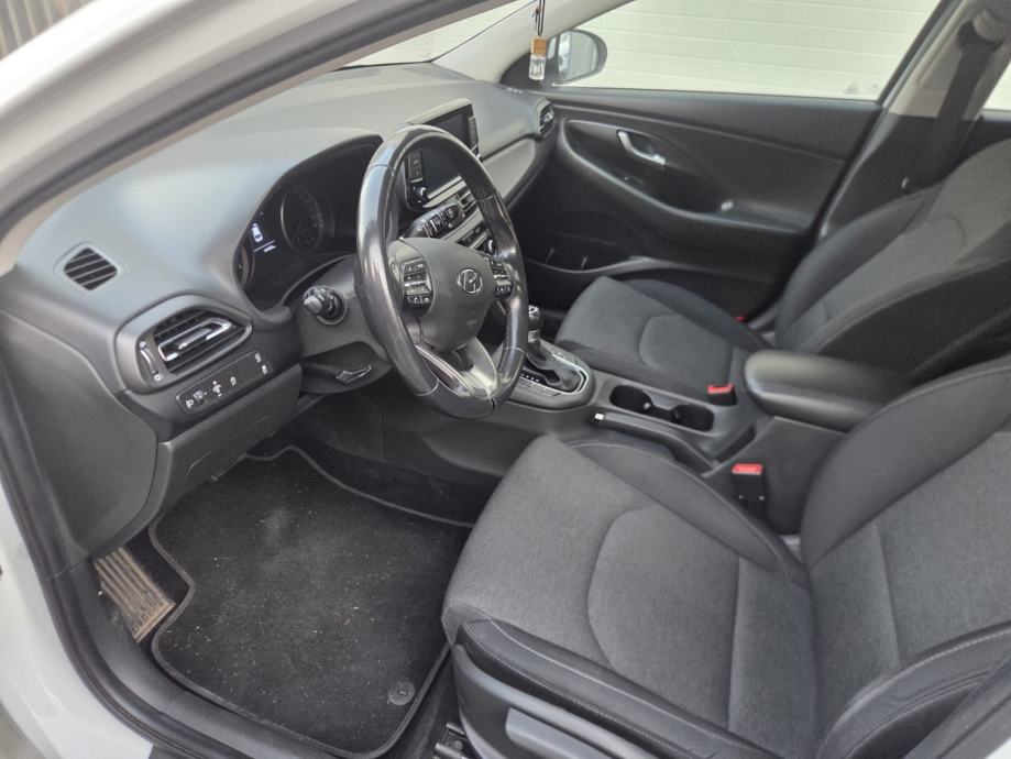 Hyundai i30 1,6 CRDi automatik STYLE NIJE UVOZ, fotografija 6