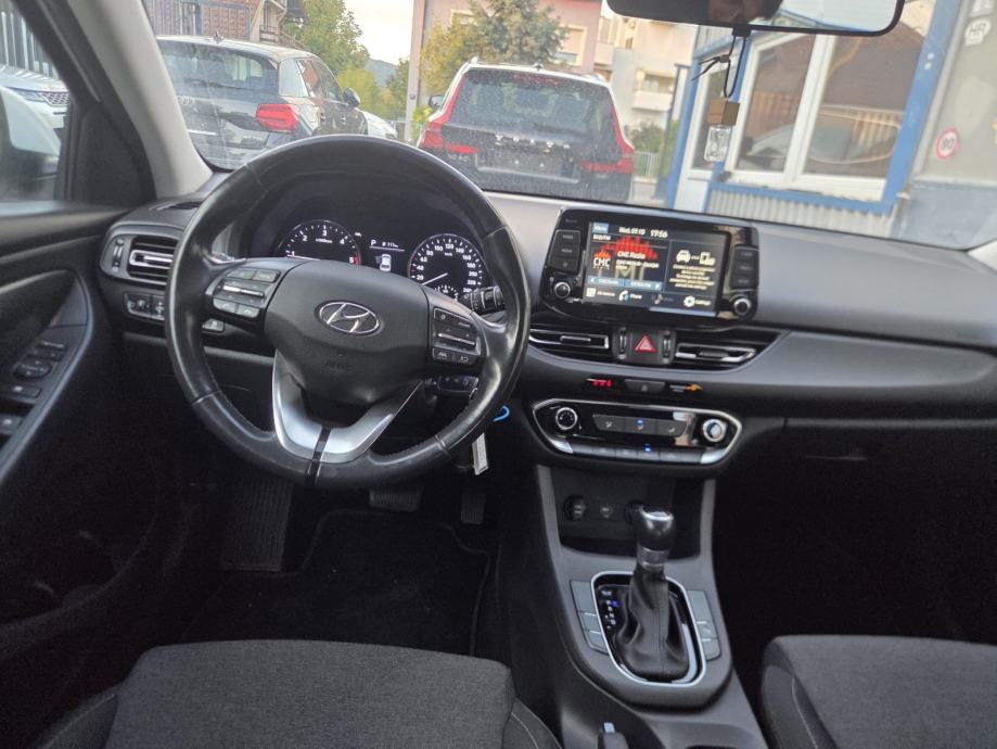 Hyundai i30 1,6 CRDi automatik STYLE NIJE UVOZ, fotografija 3