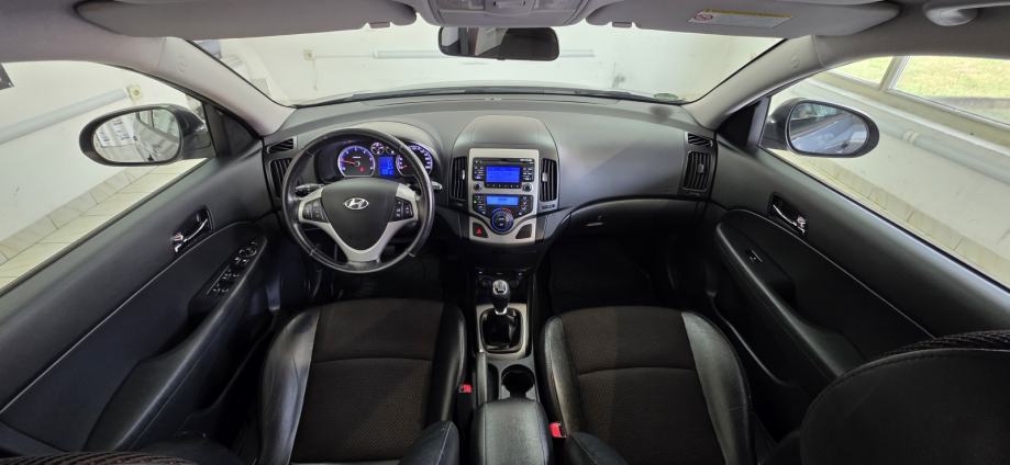 Hyundai i30 1.6 CRDi Edition 20, fotografija 17