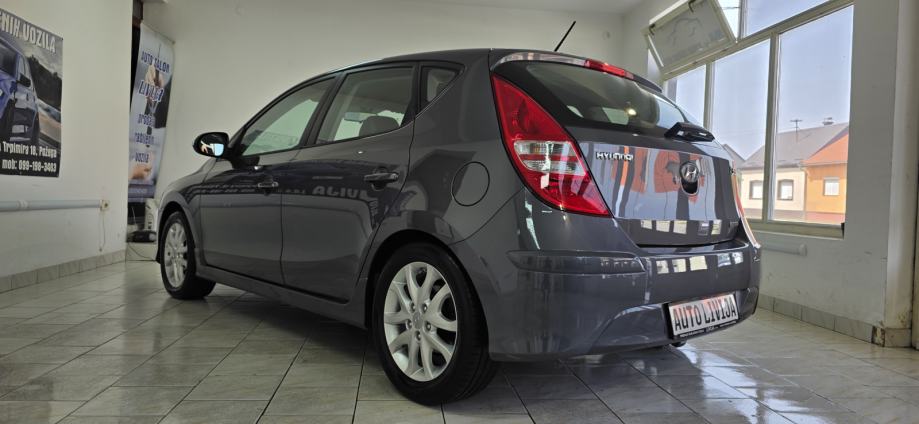 Hyundai i30 1.6 CRDi Edition 20, fotografija 9