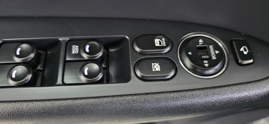 Hyundai i30 1.6 CRDi Edition 20, fotografija 13