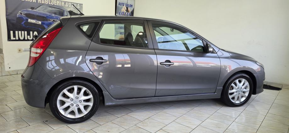 Hyundai i30 1.6 CRDi Edition 20, fotografija 7