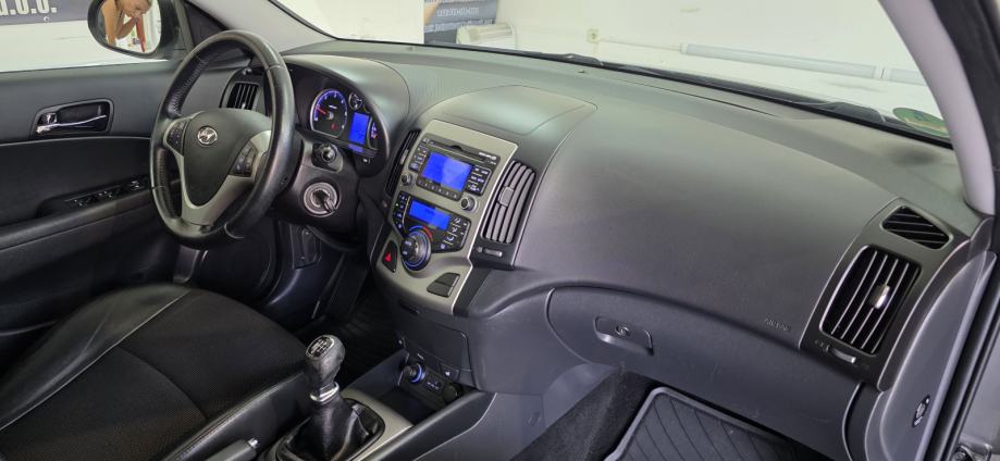 Hyundai i30 1.6 CRDi Edition 20, fotografija 14