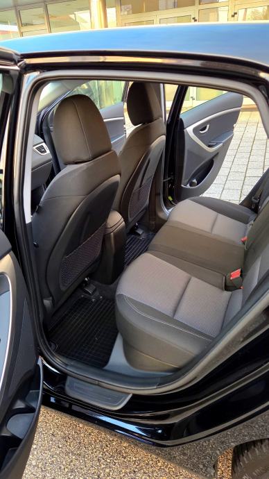 HYUNDAI i30 1.6 CRDi BLUE PASSION AUTOMATIK | 85.000 KM, fotografija 8