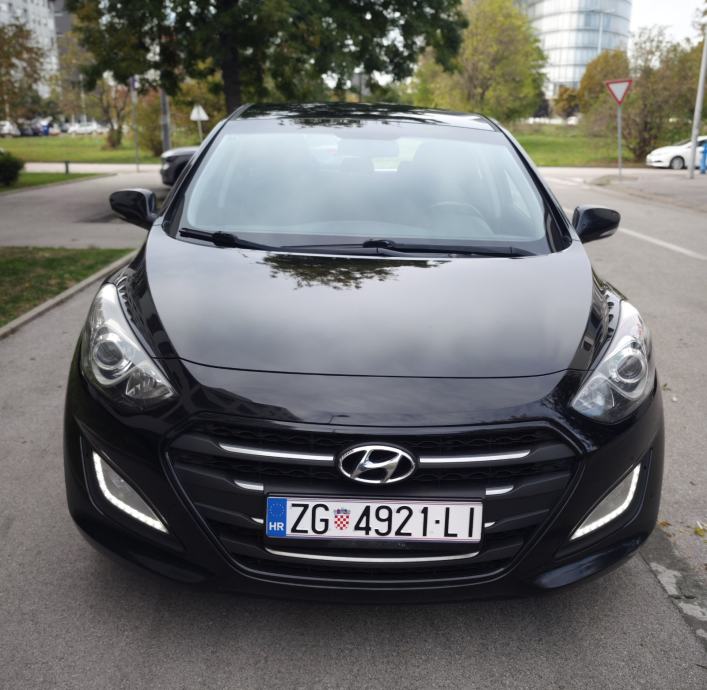 Hyundai i30 1,6 CRDi, kamera, navigacija. Ful. kao NOV,, fotografija 5