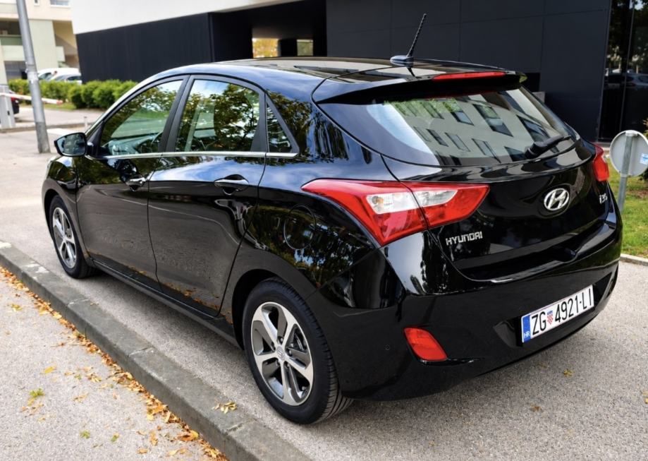 Hyundai i30 1,6 CRDi, kamera, navigacija. Ful. kao NOV,, fotografija 2